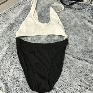 Out from Under one piece swim - M